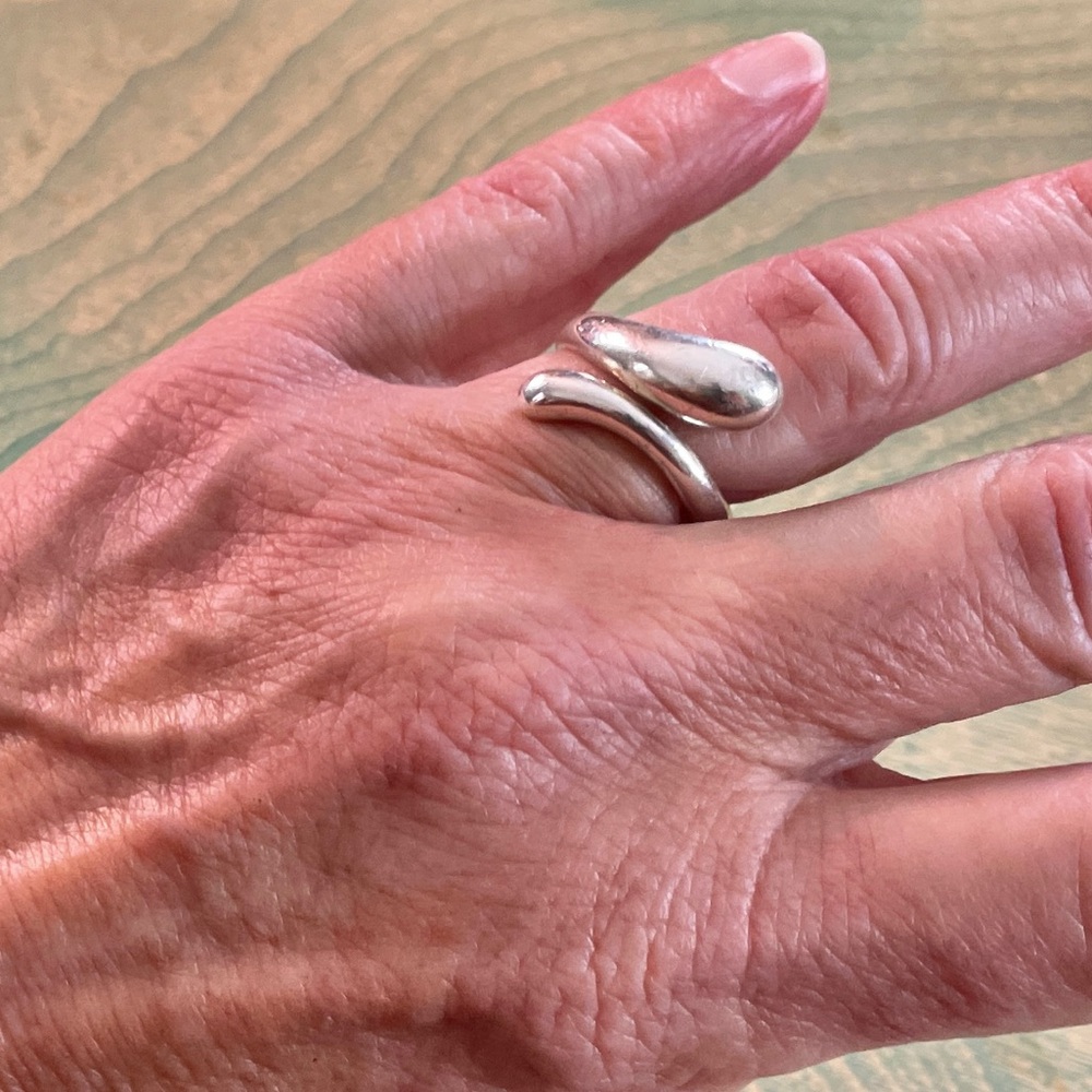 Tiffany & Co | Elsa Peretti Teardrop Ring, Sz 7-8 ♥ Perfect patina - Picture 5 of 7